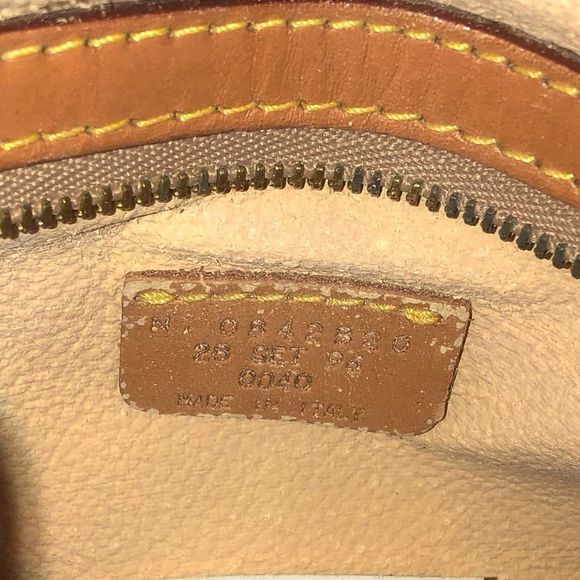 W ETRO Milano Red Paisley Drawstring Bucket Shoulder Bag Internal Zipper Pocket - Picture 14 of 17